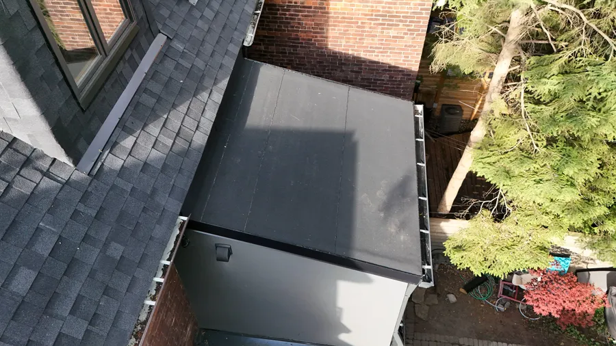 Flat roof before repair